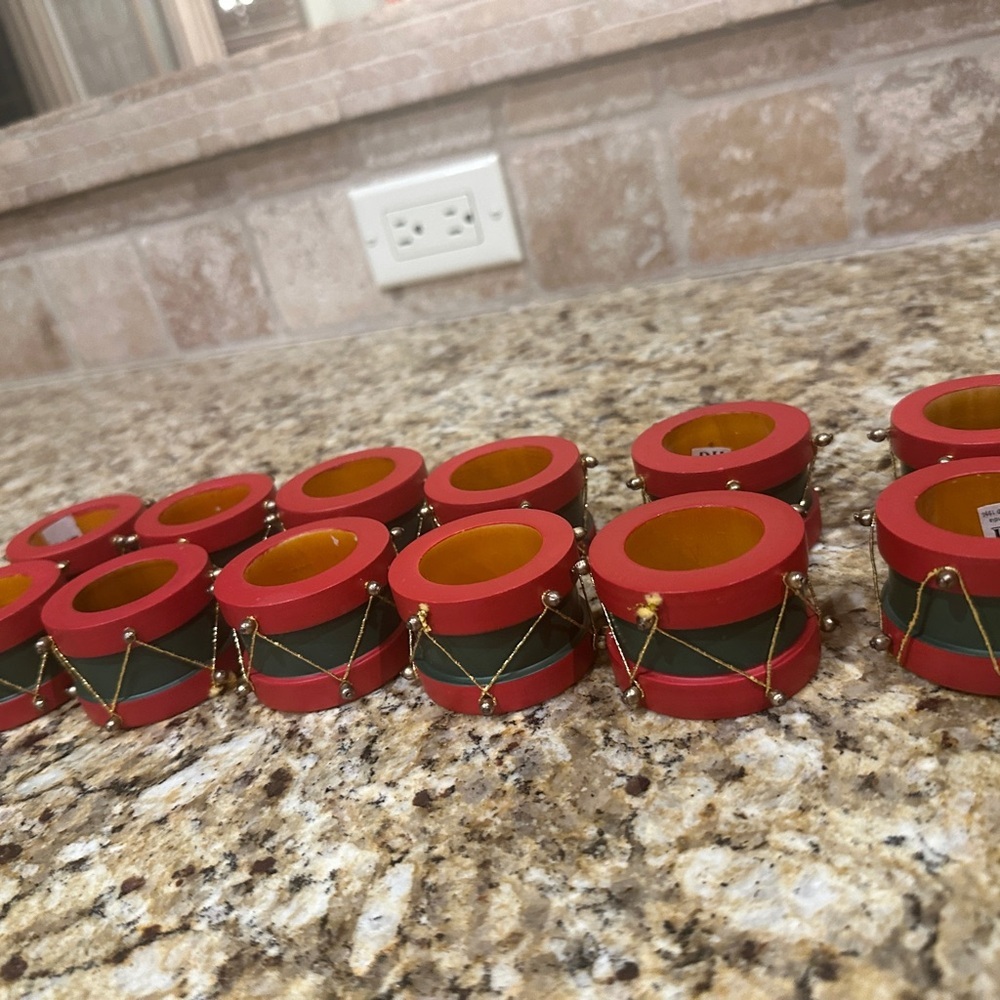 Festive”Drum”  Red and Green Napkin Rings